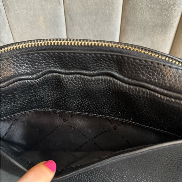 Michael Kors Jet Set Black Pebbled Leather Crossbody Bag with Silver Chain - Picture 11 of 16